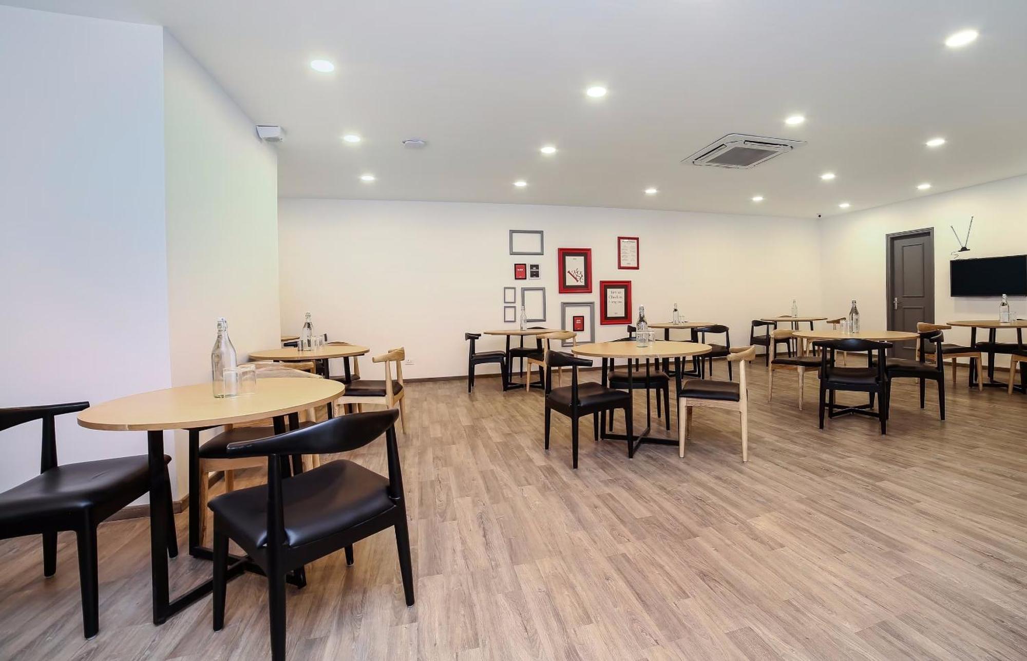 Hotel Townhouse Chattarpur Opp. Tivoli Garden Near Chhatarpur Metro Station 4*